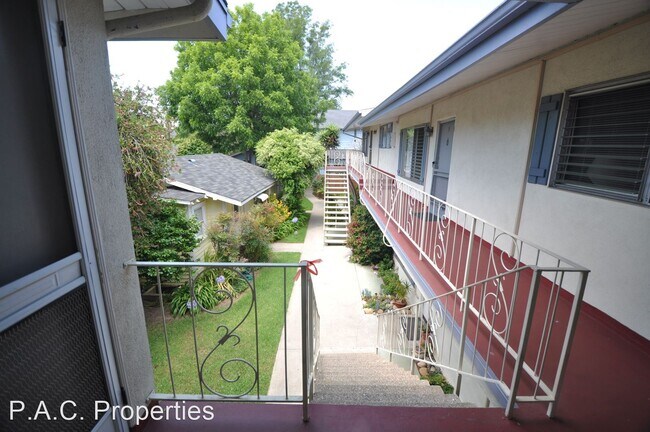 121 W Arrellaga St in Santa Barbara, CA - Building Photo - Building Photo