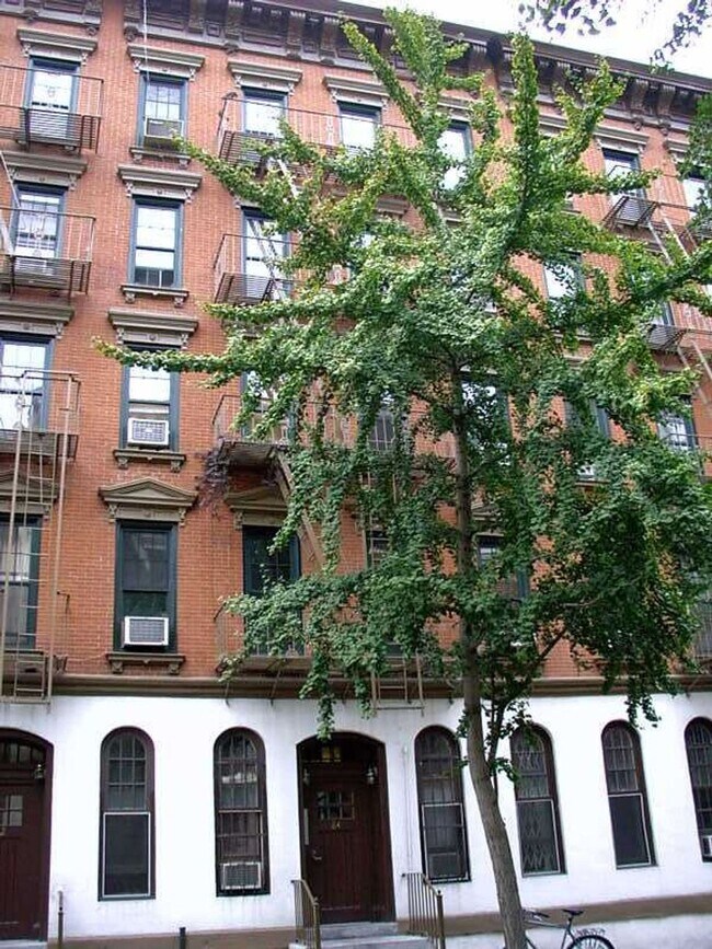 84 Horatio St in New York, NY - Building Photo - Building Photo