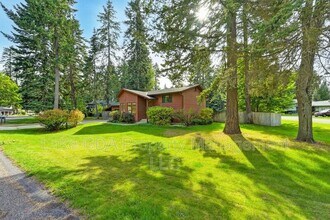 12616 N Emerald Dr in Hayden, ID - Building Photo - Building Photo