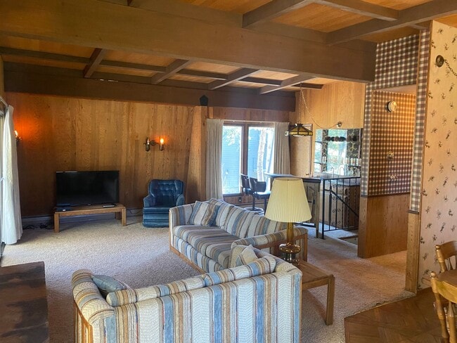 4087 Sunrise Ln in South Lake Tahoe, CA - Building Photo - Building Photo