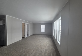 725 Oak Ln in Columbus, MI - Building Photo - Building Photo