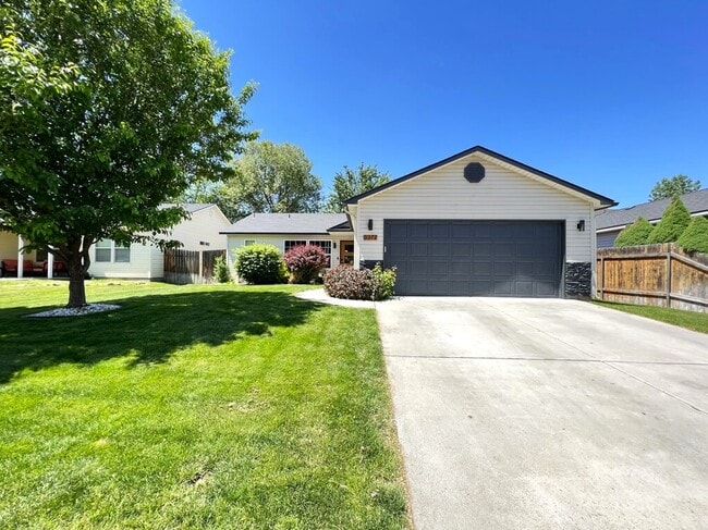 3377 S Annett Ave in Boise, ID - Building Photo - Building Photo