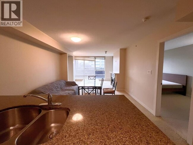 6068 No. 3 Road in Richmond, BC - Building Photo - Building Photo