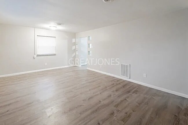 4 St George Ct in Florissant, MO - Foto de edificio - Building Photo