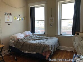 1185 Commonwealth Ave in Boston, MA - Building Photo - Building Photo