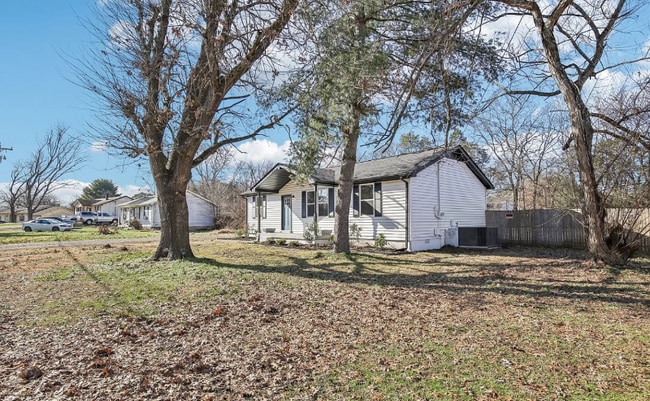 109 Rosswood Dr in Smyrna, TN - Foto de edificio - Building Photo