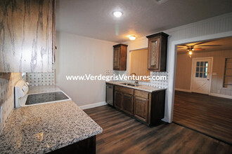 4904 Calmont Ave in Fort Worth, TX - Foto de edificio - Building Photo