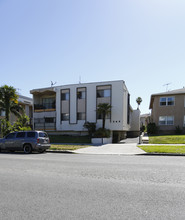 344 S Serrano Ave in Los Angeles, CA - Foto de edificio - Building Photo