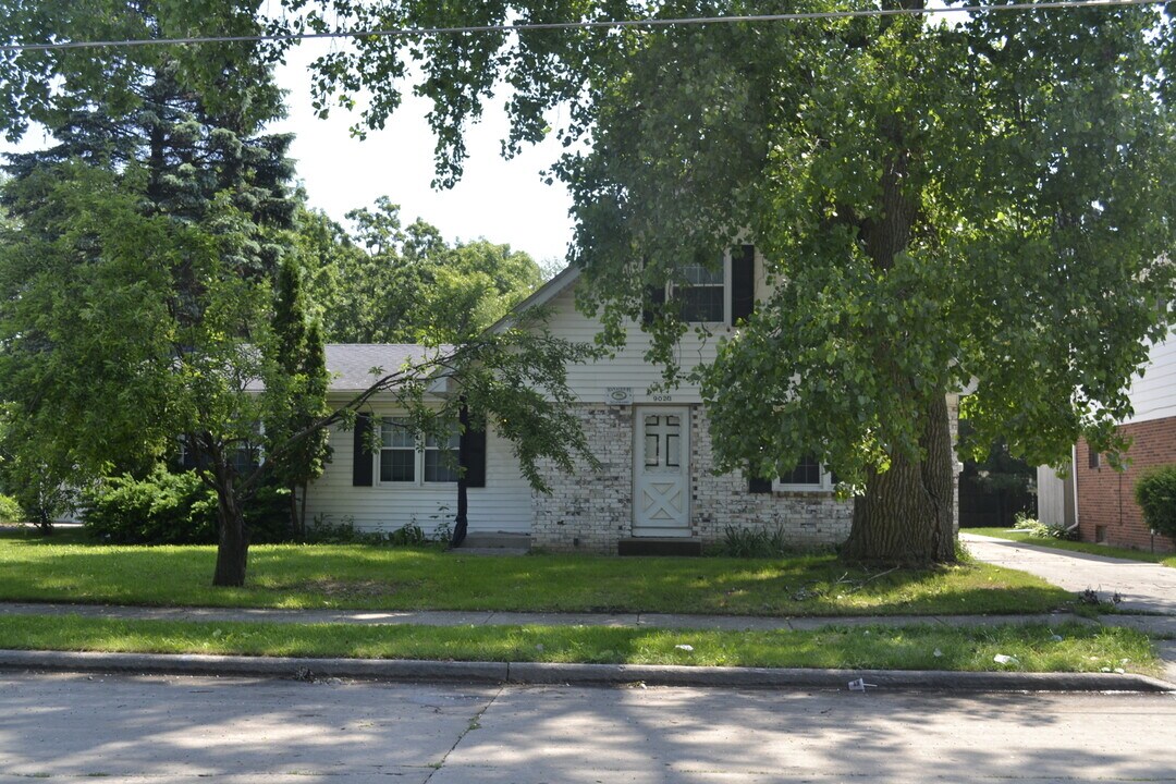 9021 17th Ave in Kenosha, WI - Building Photo