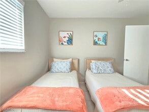 3303 Prince Edward Island Cir in Ft. Myers, FL - Foto de edificio - Building Photo