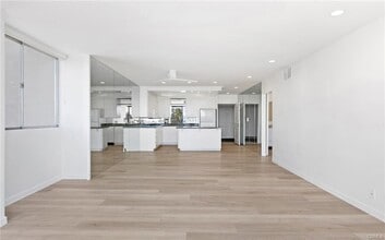611 Lido Park Dr in Newport Beach, CA - Building Photo - Building Photo