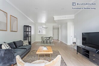 16070 W Sunset Blvd in Los Angeles, CA - Building Photo - Building Photo