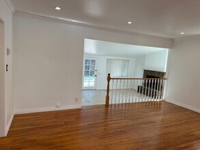 5368 Crebs Ave in Tarzana, CA - Building Photo - Building Photo