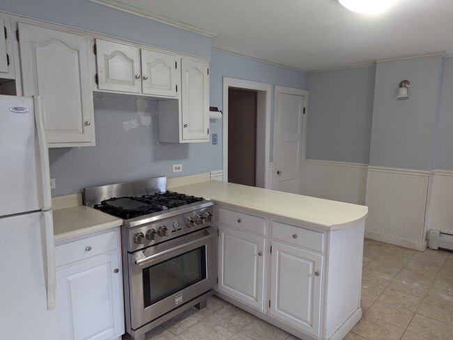 26 Collette St, Unit Great unit Waterville in Waterville, ME - Building Photo - Building Photo