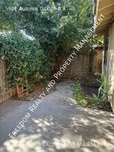 5901 Auburn Oaks Dr in Bakersfield, CA - Building Photo - Building Photo