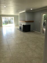 207 Albert Pl in Costa Mesa, CA - Building Photo - Building Photo