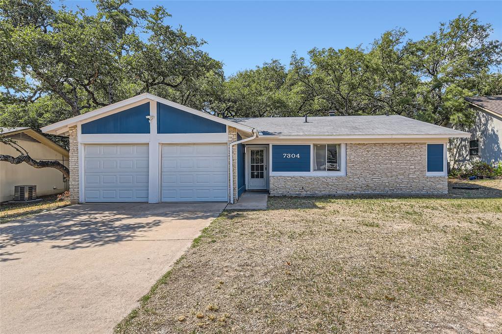 7304 Loganberry Dr in Austin, TX - Building Photo