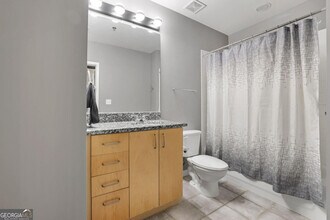943 Peachtree St NE in Atlanta, GA - Building Photo - Building Photo