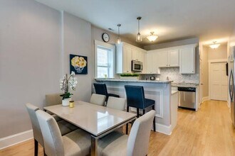 3834 N Racine Ave-Unit -2 in Chicago, IL - Building Photo - Building Photo