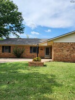 916 Kiowa Dr in Burkburnett, TX - Building Photo