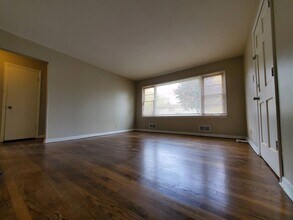 8129 W Villard Ave-Unit -Lower in Milwaukee, WI - Building Photo - Building Photo