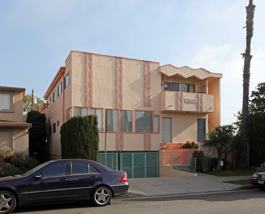 1327 12th St in Santa Monica, CA - Building Photo