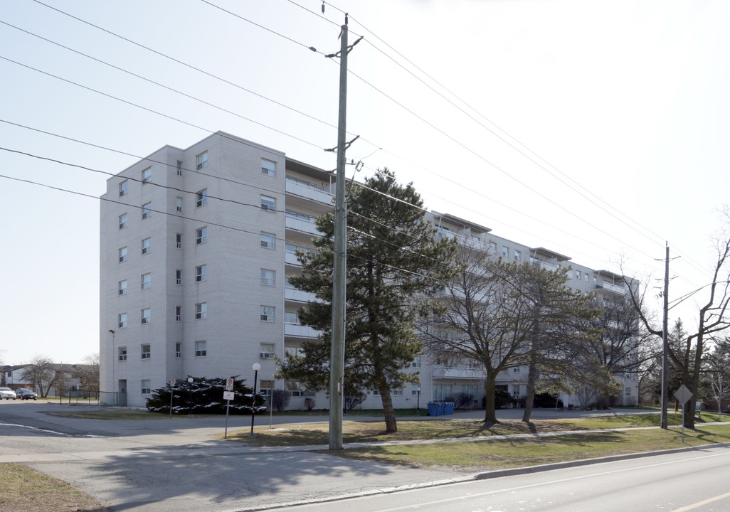 Sixth Line Apartments in Oakville, ON - Building Photo