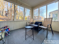 28 Manet Rd, Unit 1 in Chestnut Hill, MA - Foto de edificio - Building Photo