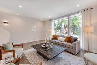 1304 N Lawndale Ave in Chicago, IL - Building Photo - Building Photo