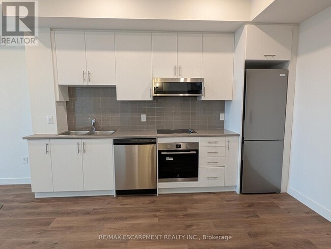 461 Green Rd in Hamilton, ON - Building Photo - Building Photo