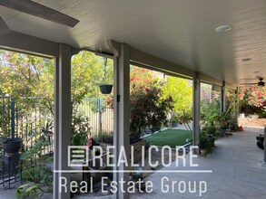 11824 Greenbluff Way in Yucaipa, CA - Building Photo - Building Photo