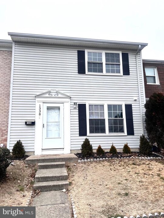 1338 Redbud Ct in Woodbridge, VA - Building Photo