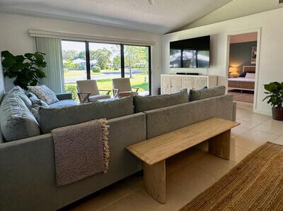 301 Club Dr in Palm Beach Gardens, FL - Building Photo