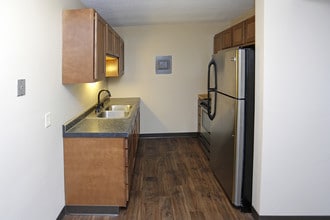 Southern Manor Apartments in Grand Forks, ND - Foto de edificio - Interior Photo