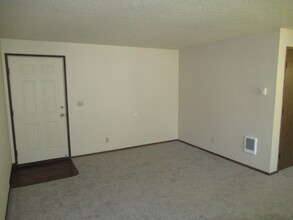 3355 Willow Ct SE in Salem, OR - Foto de edificio - Building Photo