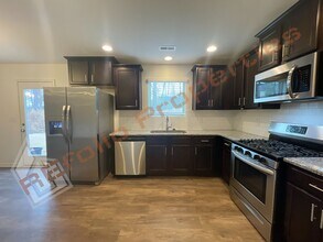 2813 Killian Ct in Raleigh, NC - Building Photo - Building Photo