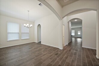 1403 Holly Chase Dr in Conroe, TX - Building Photo - Building Photo