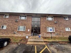 430 Bellbrook Ave in Xenia, OH - Building Photo