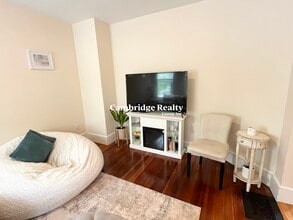 15 Sargent Ave, Unit 1 in Somerville, MA - Building Photo - Building Photo