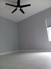 5809 Ozark Ave in Mission, TX - Foto de edificio - Building Photo