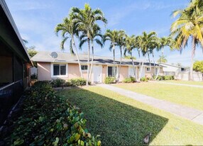 12419 Westhampton Cir in Wellington, FL - Building Photo