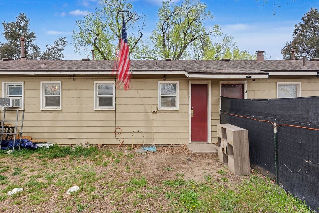 207 N Santa Fe Ave in Fountain, CO - Foto de edificio