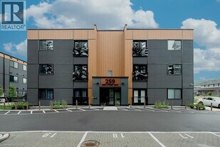 259 King St E in Hamilton, ON - Building Photo