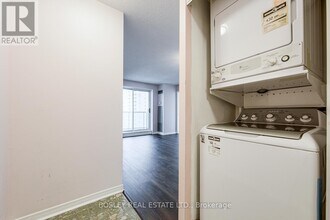 22 Olive Ave in Toronto, ON - Building Photo - Building Photo