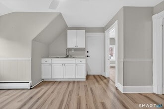 129 Francis Ave, Unit 3rd Floor in Hartford, CT - Building Photo - Building Photo