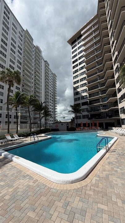 3800 Galt Ocean Dr in Fort Lauderdale, FL - Building Photo
