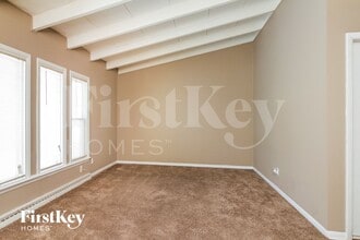 394 Sherman Ave in Aurora, IL - Foto de edificio - Building Photo