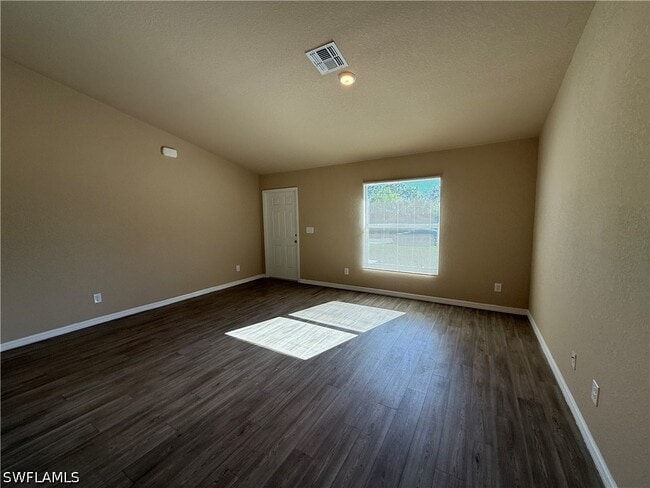 6129 Laurelwood Dr in Ft. Myers, FL - Building Photo - Building Photo