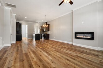 142 Philip's Square in Chapel Hill, NC - Building Photo - Building Photo