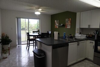 9470 Tangerine Pl in Davie, FL - Building Photo - Building Photo